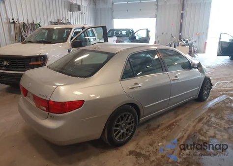 2005 Honda Accord 3.0 Ex z USA, uszkodzony, nr VIN 1HGCM66555A056798